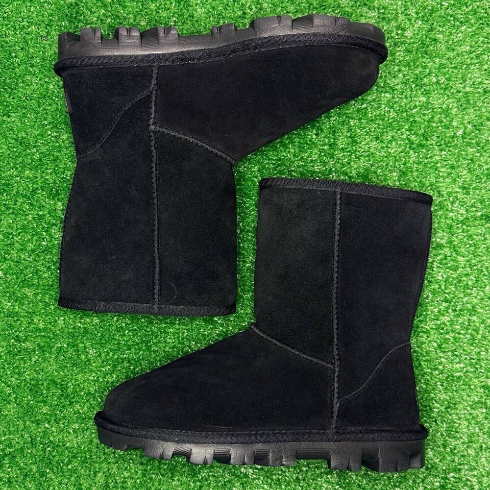 UGG Essential Short Black Boots Women’s Size 5 Classic Winter Comfort Slip-On